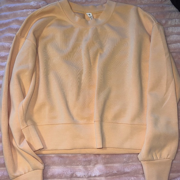 Lululemon Softstreme Perfectly Oversized Cropped Crew in Size 2 - Picture 1 of 3